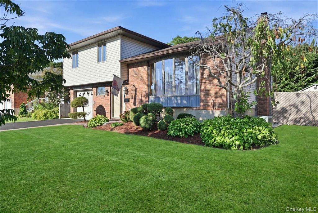 1420 Holiday Park Drive, Wantagh, NY 11793 — photo 3