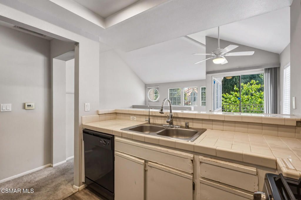Image 8 of property listing at 4240 Lost Hills Road 308, Agoura Hills, CA 91301