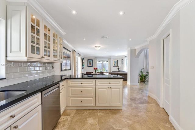 11263 NW 53rd Ln, Doral, FL 33178