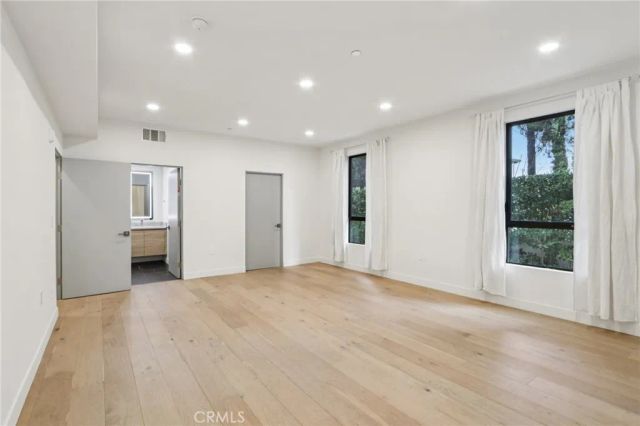 5110 Whitsett Avenue 105, Valley Village, CA 91607