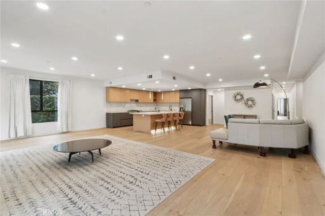 5110 Whitsett Avenue 105, Valley Village, CA 91607