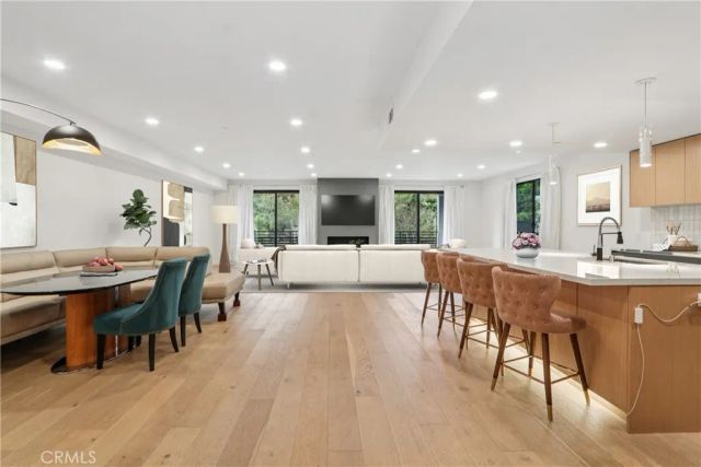 5110 Whitsett Avenue 105, Valley Village, CA 91607