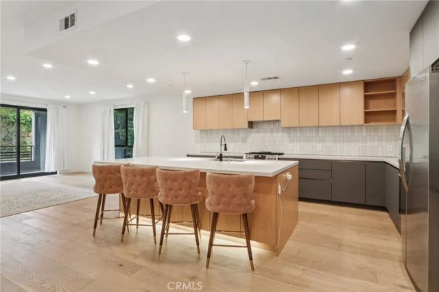 5110 Whitsett Avenue 105, Valley Village, CA 91607