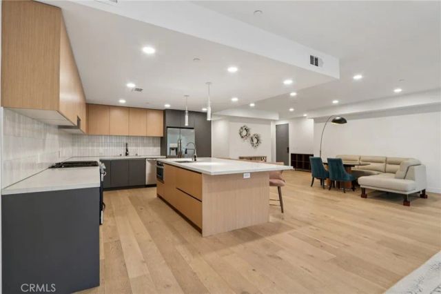 5110 Whitsett Avenue 105, Valley Village, CA 91607