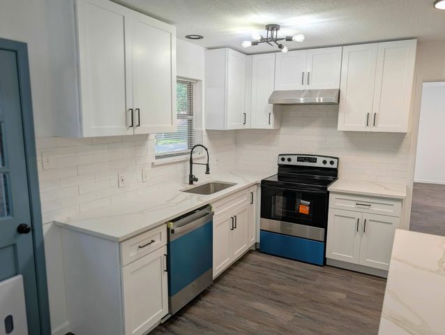 1756 Cynthia Lane, Hurst, TX 76054