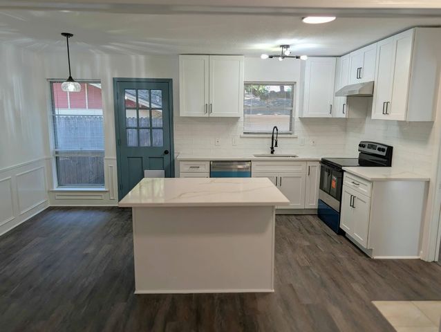 1756 Cynthia Lane, Hurst, TX 76054