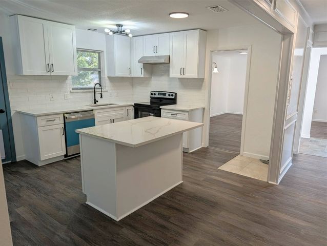 1756 Cynthia Lane, Hurst, TX 76054