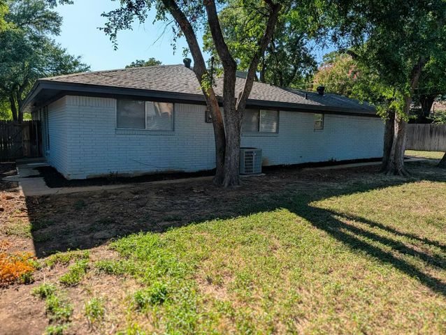 1756 Cynthia Lane, Hurst, TX 76054
