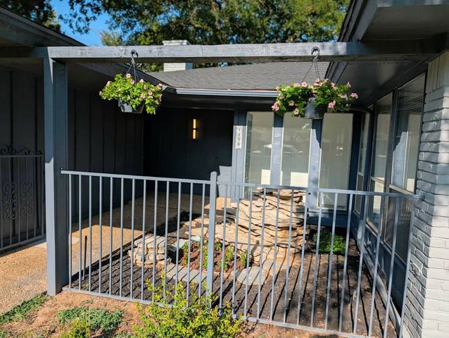 1756 Cynthia Lane, Hurst, TX 76054