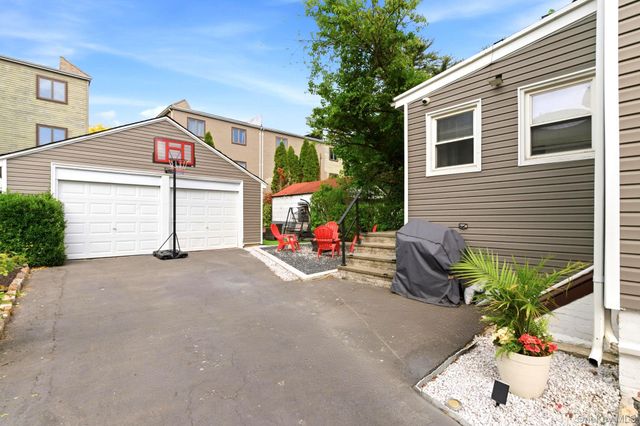 135 Beechwood Avenue, Mount Vernon, NY 10553