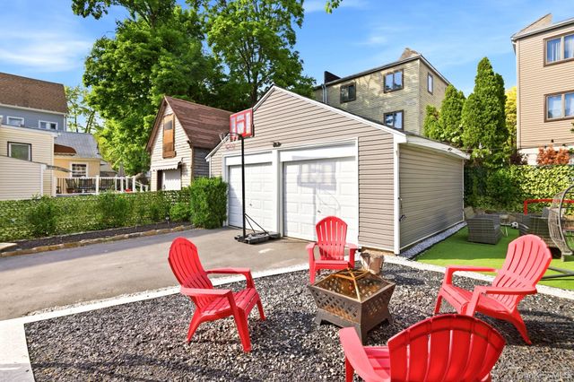 135 Beechwood Avenue, Mount Vernon, NY 10553