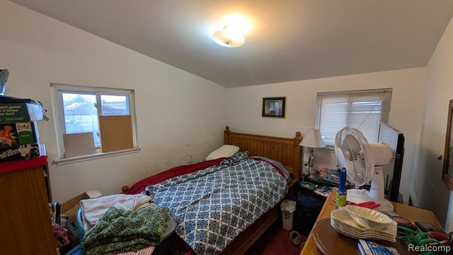 1072 S Venoy Road, Westland, MI 48186