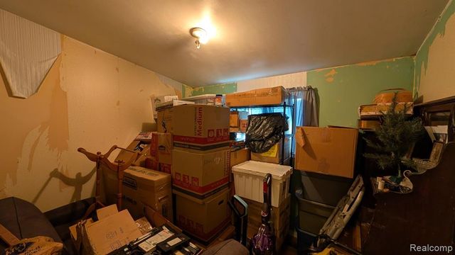 1072 S Venoy Road, Westland, MI 48186