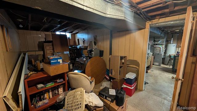 1072 S Venoy Road, Westland, MI 48186