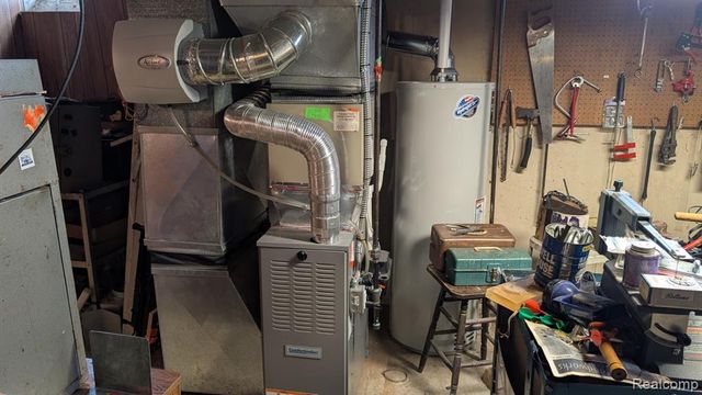 1072 S Venoy Road, Westland, MI 48186