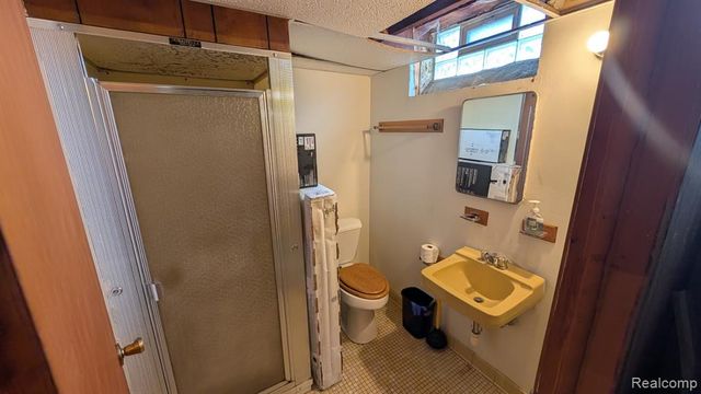 1072 S Venoy Road, Westland, MI 48186