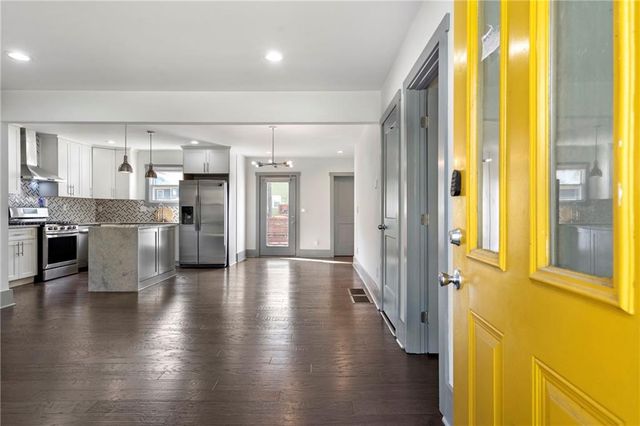 1770 S Olympian Way SW, Atlanta, GA 30310