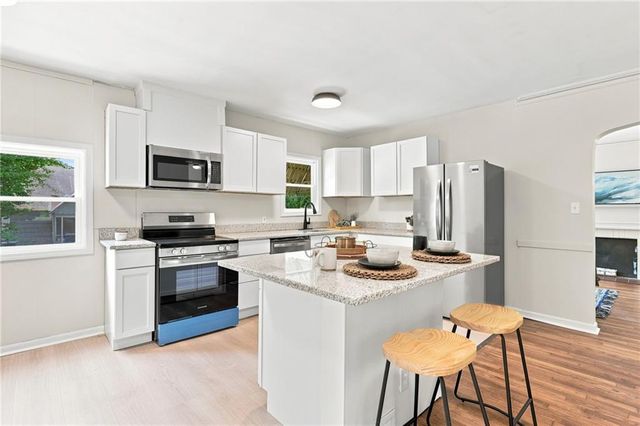 1301 E 80th Street, Kansas City, MO 64131