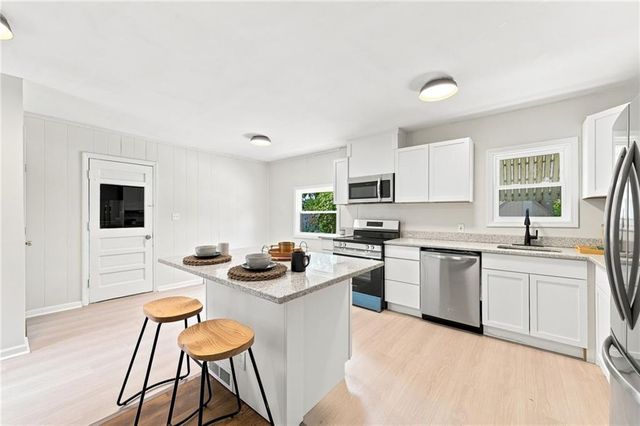 1301 E 80th Street, Kansas City, MO 64131