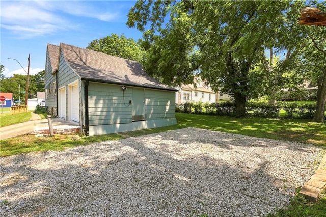 1301 E 80th Street, Kansas City, MO 64131