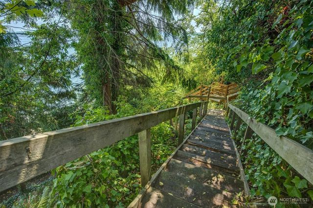 1239 Colchester Drive E, Port Orchard, WA 98366