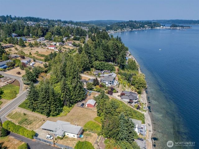 1239 Colchester Drive E, Port Orchard, WA 98366