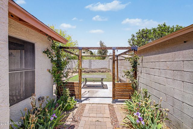 4706 W ESCUDA Drive, Glendale, AZ 85308