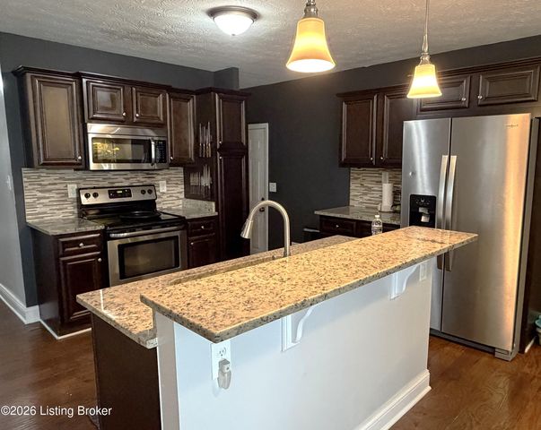 4624 Settle Blvd, Louisville, KY 40219