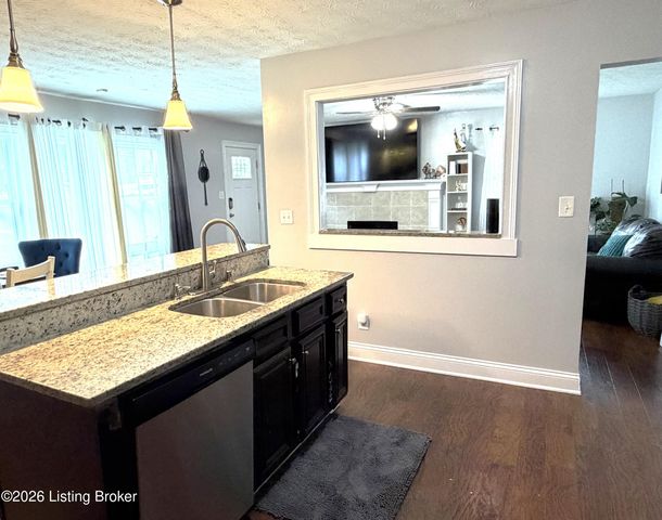 4624 Settle Blvd, Louisville, KY 40219