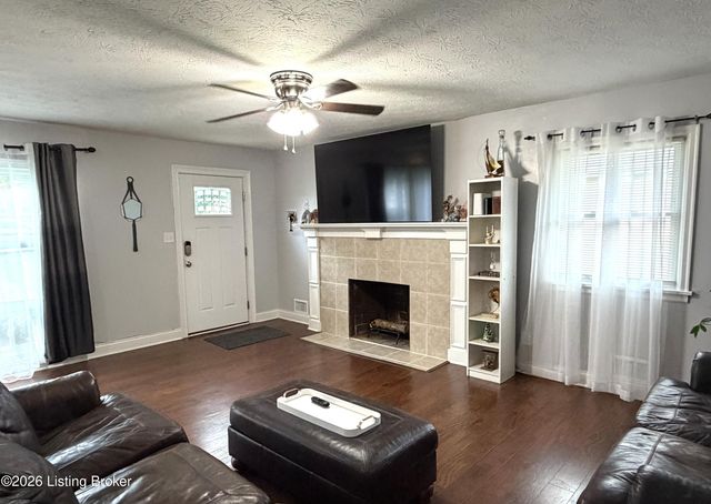4624 Settle Blvd, Louisville, KY 40219