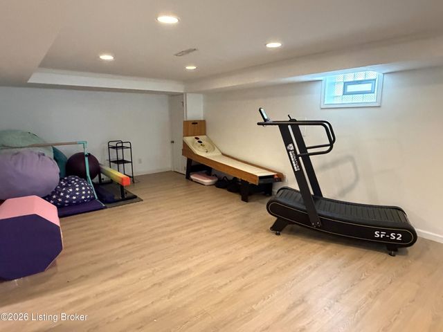 4624 Settle Blvd, Louisville, KY 40219
