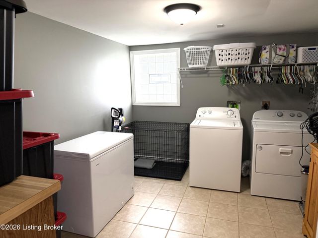 4624 Settle Blvd, Louisville, KY 40219