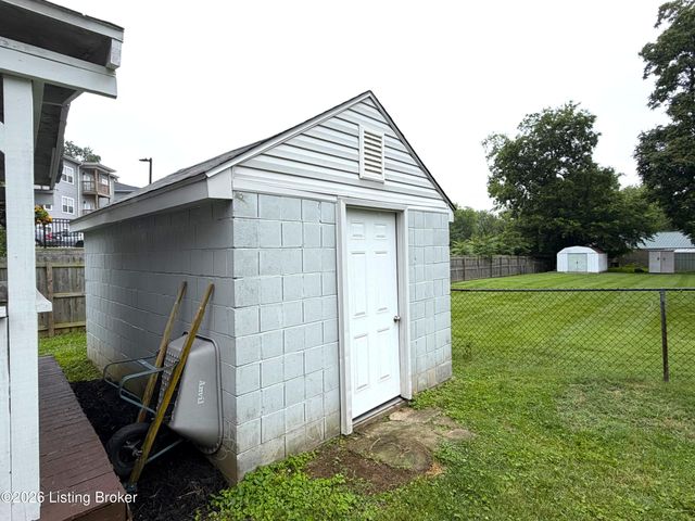 4624 Settle Blvd, Louisville, KY 40219