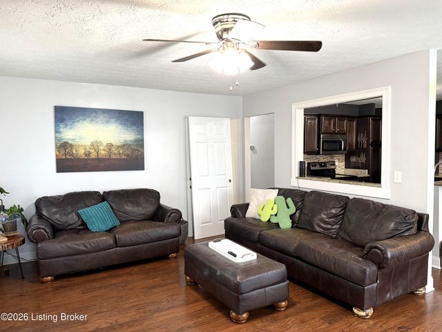 4624 Settle Blvd, Louisville, KY 40219
