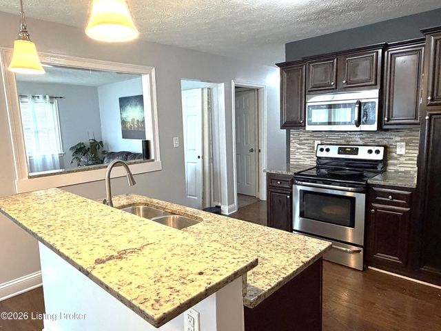 4624 Settle Blvd, Louisville, KY 40219