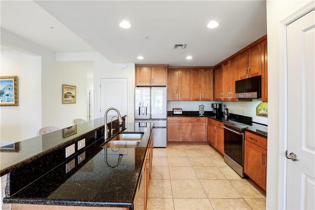 15145 Palmer Lake CIR 103, Naples, FL 34109