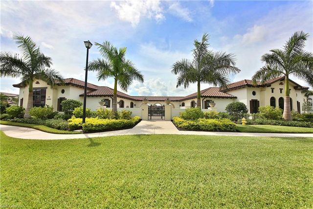 15145 Palmer Lake CIR 103, Naples, FL 34109