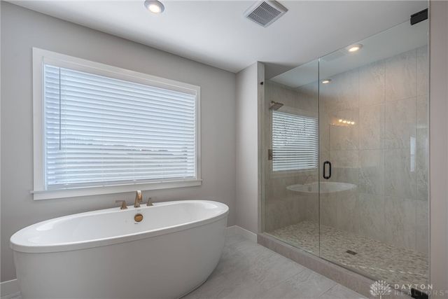 2425 Bent Grass Drive, Beavercreek, OH 45431