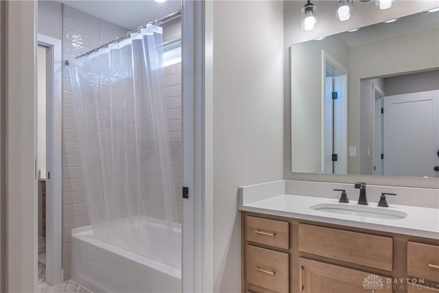 2425 Bent Grass Drive, Beavercreek, OH 45431