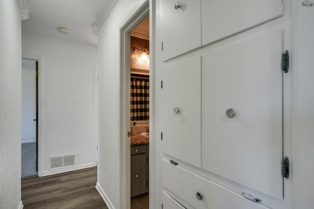 612 W MANES AVENUE, Iowa Park, TX 76367