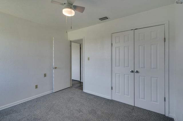 612 W MANES AVENUE, Iowa Park, TX 76367