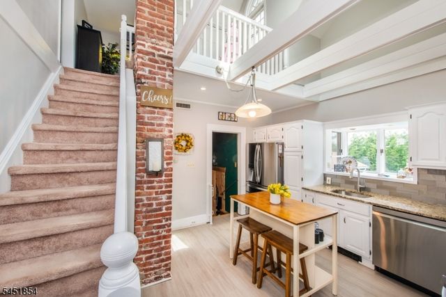 26 Dewey Ave, Totowa Boro, NJ 07512
