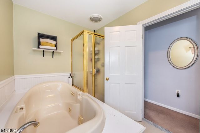 26 Dewey Ave, Totowa Boro, NJ 07512