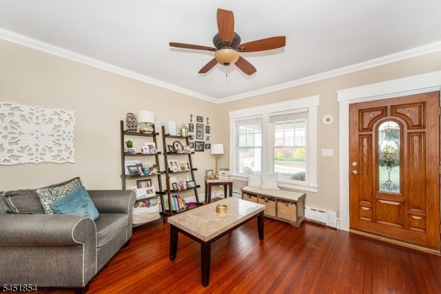 26 Dewey Ave, Totowa Boro, NJ 07512