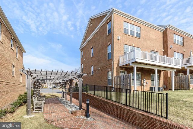 10625 LEGACY LN, Fairfax, VA 22030