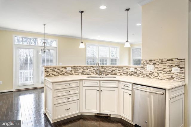 10625 LEGACY LN, Fairfax, VA 22030