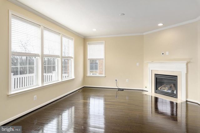 10625 LEGACY LN, Fairfax, VA 22030