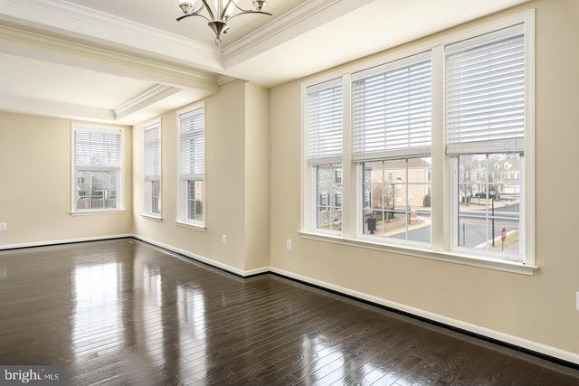 10625 LEGACY LN, Fairfax, VA 22030