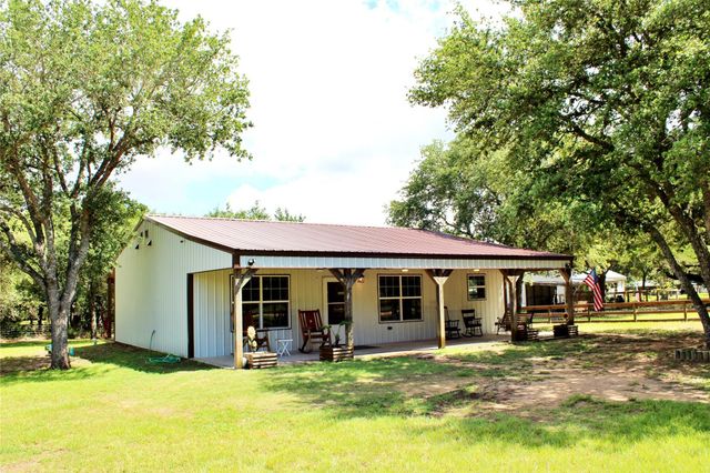 220 Crooked Creek, Sheridan, TX 77475