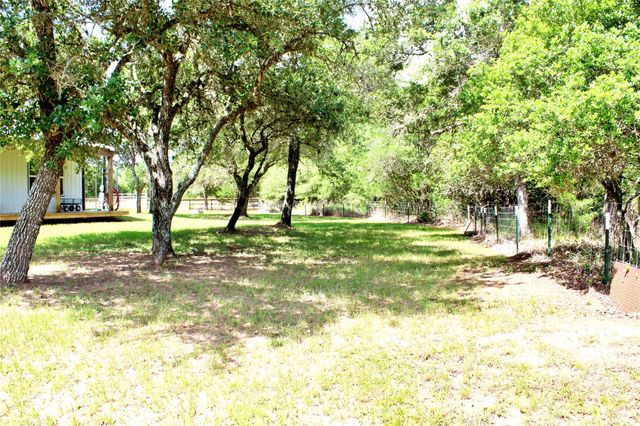 220 Crooked Creek, Sheridan, TX 77475